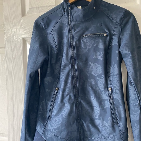 Lululemon Keep It Up Jacket Lacefolage Embossed Inkwell - Picture 4 of 13